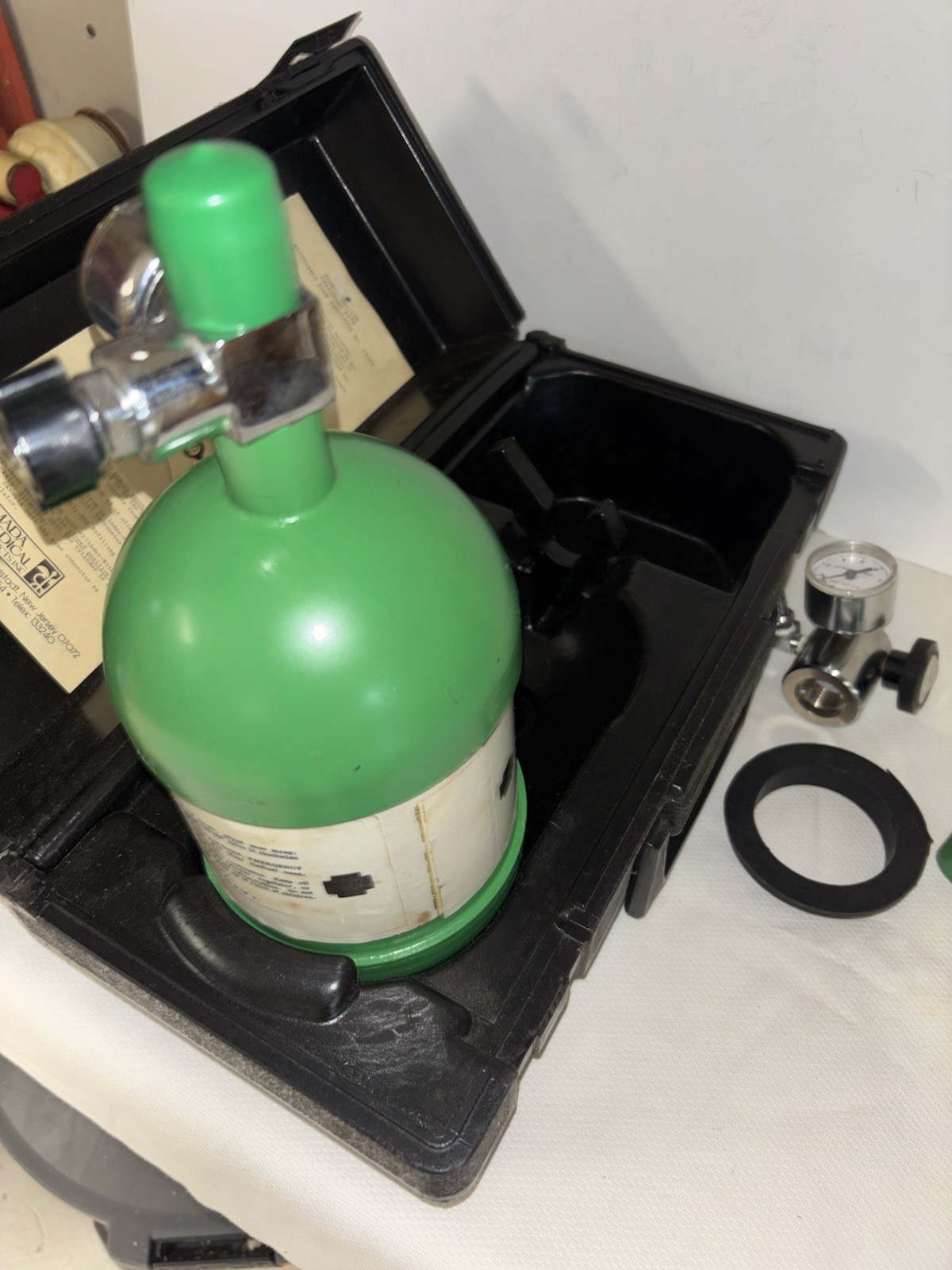 Portable Oxygen Unit Mada Cylinder W/Black Plastic Travel Case – Empty, No Lines