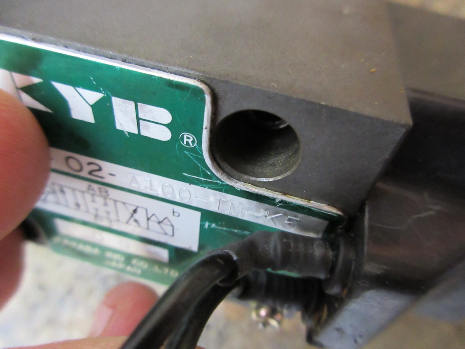 KYB VALVE DSGS-ACB-02-A100-TM-K5 MAZAK MULTIPLEX 610 EACH 1