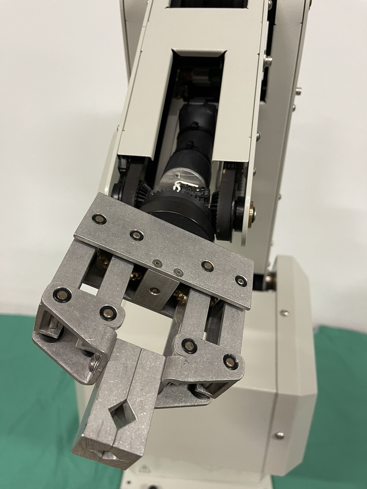 Lab-Volt Automation 5250-A0 Servo Robot Training System