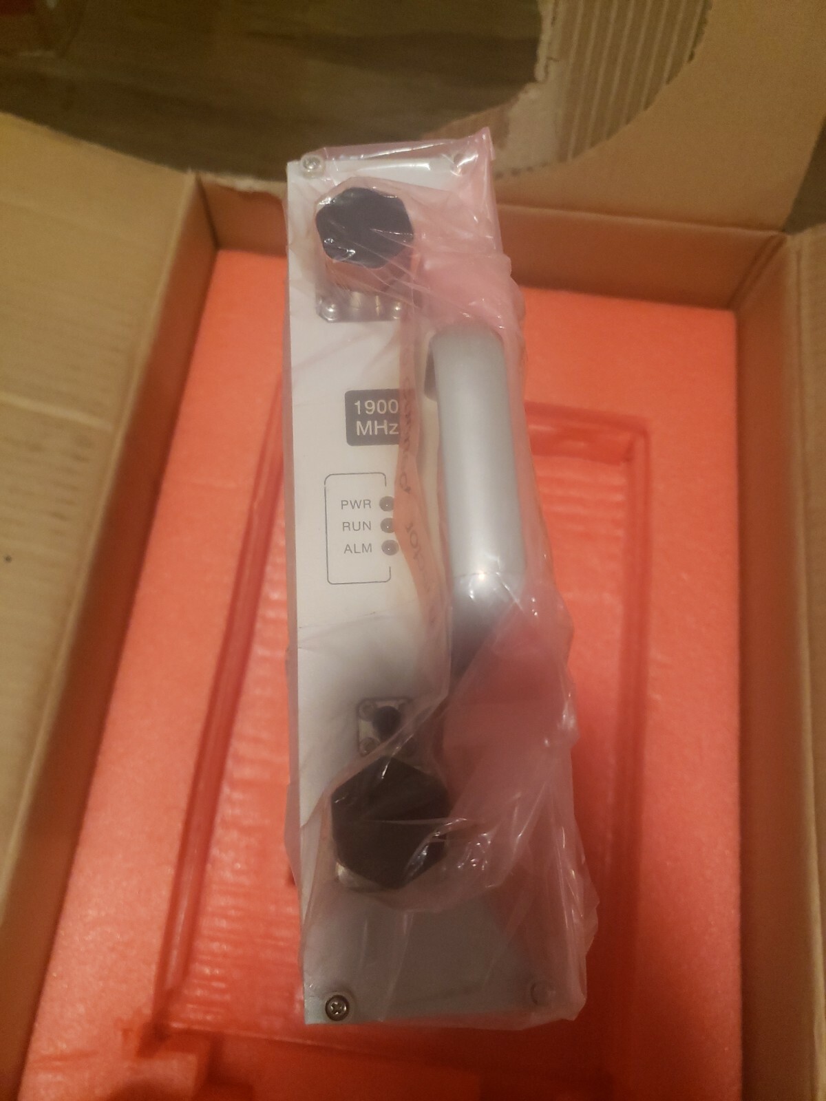 Comba mBDA RF Unit 1900MHz 2W 4.3-10 Connectors (MBDA-RF-19P33Q)