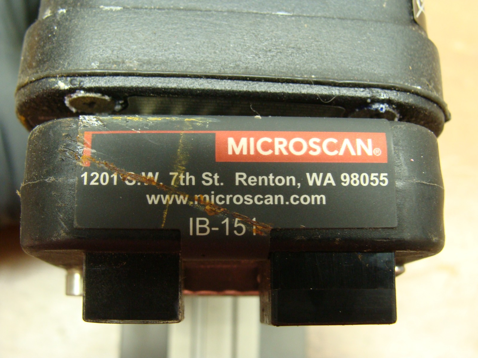 MICROSCAN EZ BARCODE SCANNER FIS-6700-0014 W/IGUS DRYLIN T LINEAR GUIDE BLOCK