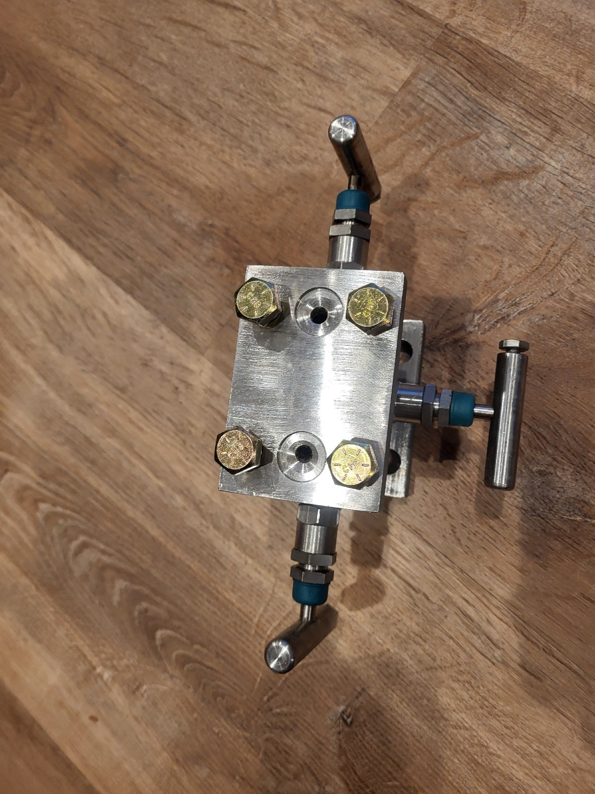NEW! Flow Control Anderson Greenwood Manifold M4AVIS-SG.