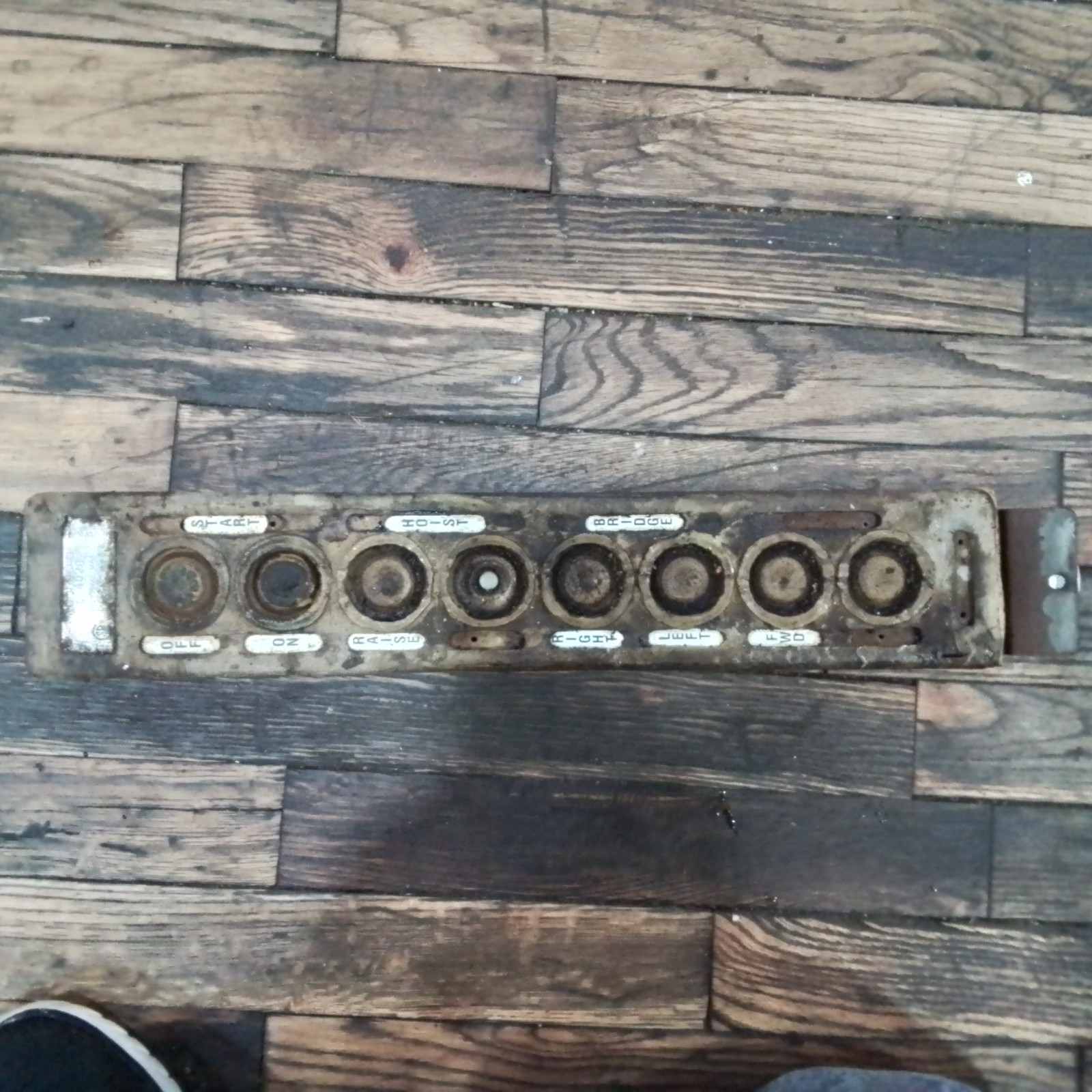 Woodhead L.P. CAT. NO. 4028-2 20A 250VAC MAX CODE A300 LR32400