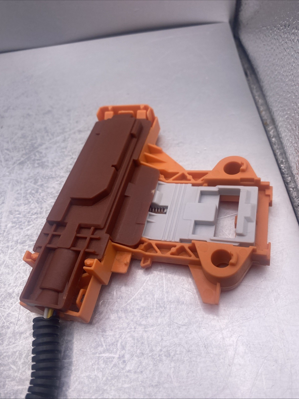 Latch WPW10482837 for Whirlpool, Amana, Maytag, KitchenAid, Jenn-Air, Bauknecht