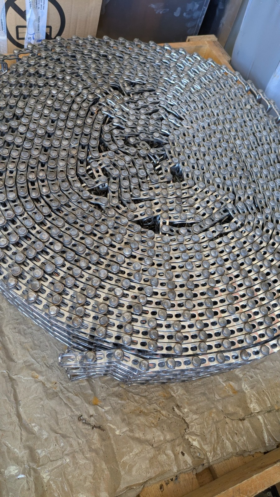 STAINLESS STEEL CHAIN CONVEYOR BELT ROLL HEAVY 5.5″ WIDE 50′ LONG APROX