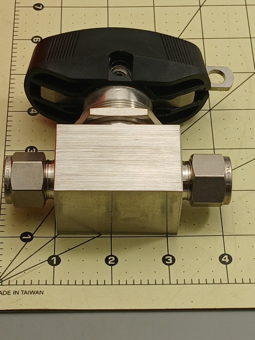 SWAGELOK Ball Valve 1/2″, SS-45S8-LL, new