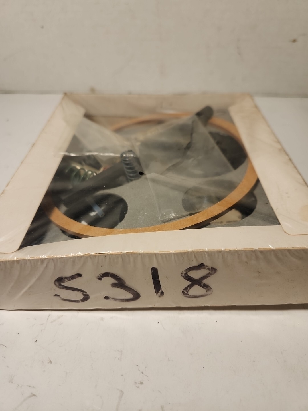 NEW Carter 5318 Carburetor Rebuild Repair Kit. Bin302