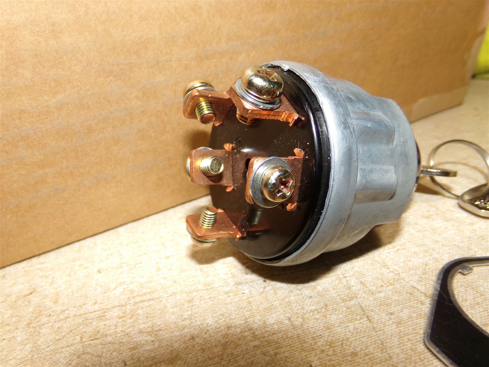 NEW Ignition Switch with 2 Keys and Trim bezel *FREE SHIPPING*