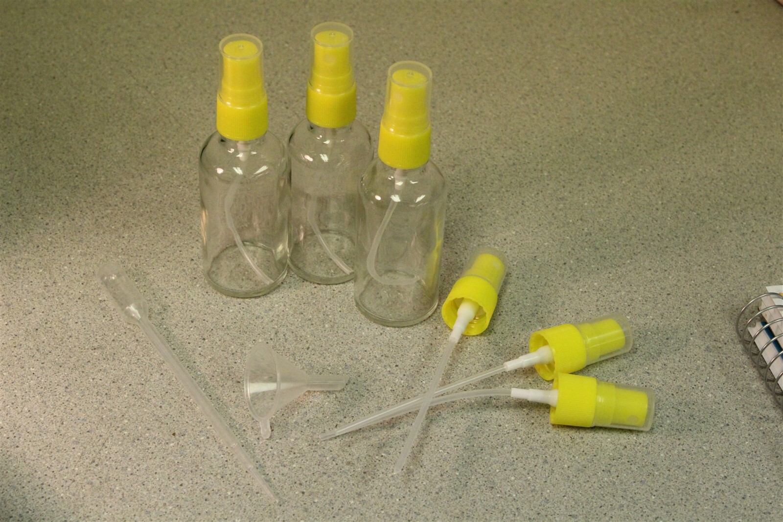 NEW Hydior 2 oz Clear & Yellow Sprayer X002CMSTPX lot of 3 *FREE SHIPPING*