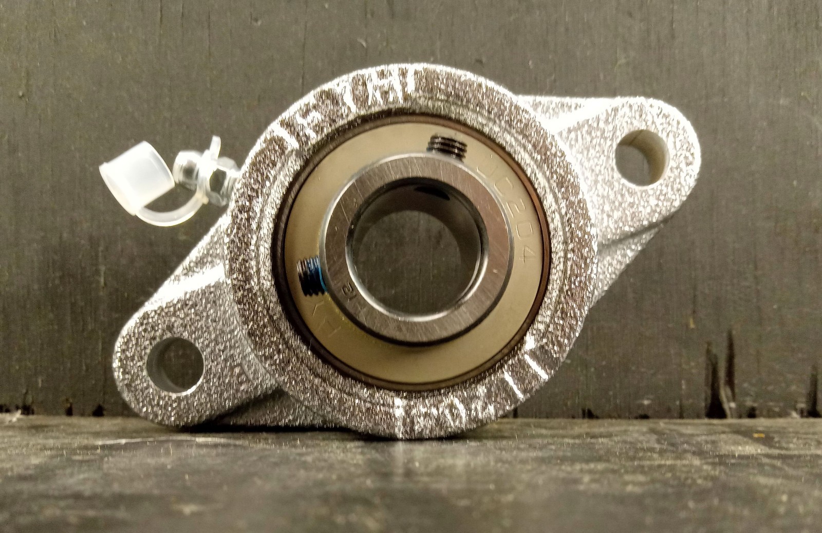 1 NEW FYH UCFL20412EG5NP 2 BOLT FLANGED PILLOW BLOCK NIB ***MAKE OFFER***