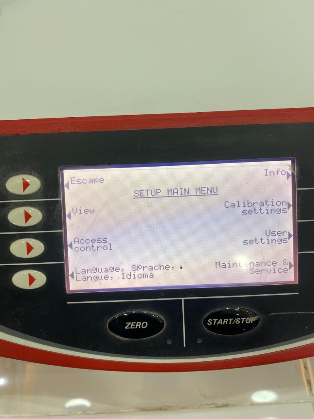 PFEIFFER VACUUM HLT 570 Helium Leak Detector, 120 V