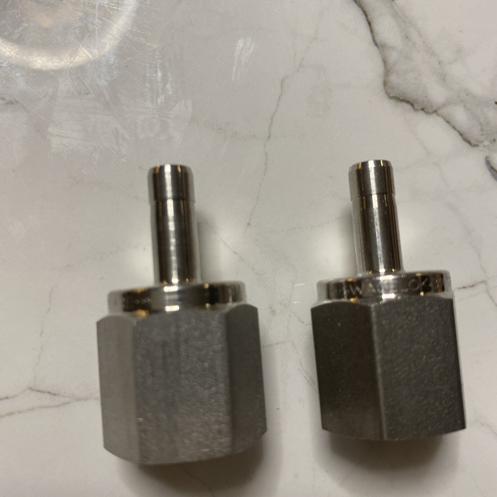 Lot-2 Swagelok Ss-400-TA-7-1-4