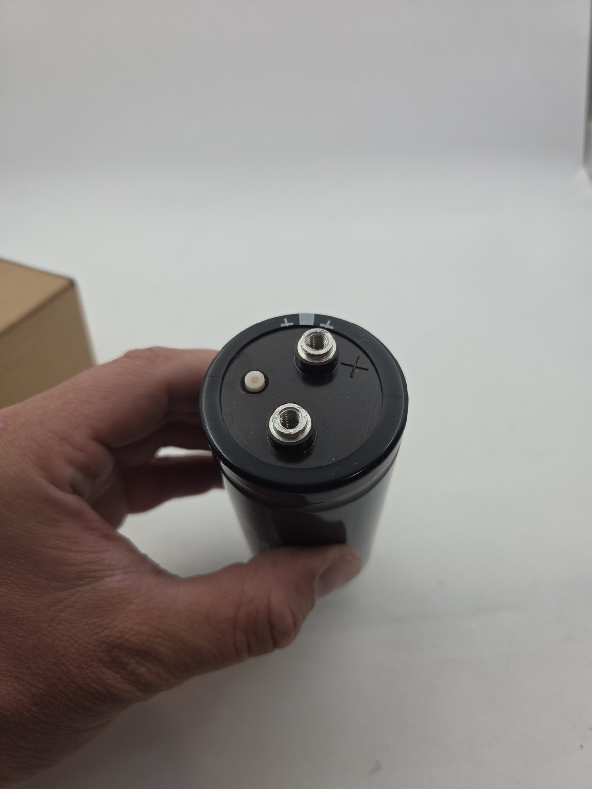 Epcos B43570-F0687-Q Capacitor B43570F0687Q 400V