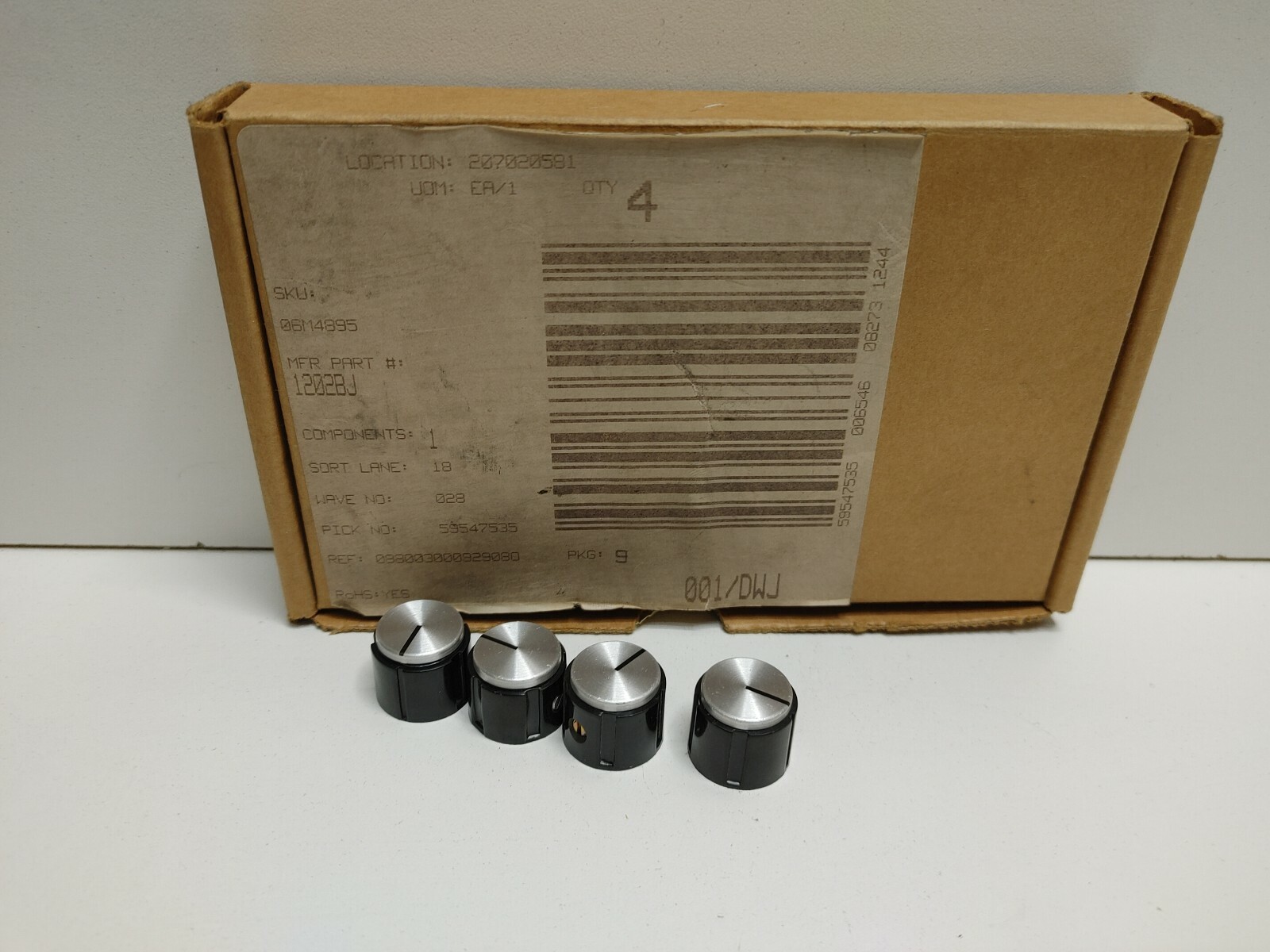 LOT OF 4 NEW OLD STOCK! ELECTROSWITCH 6.35MM ROUND KNOBS 1202BJ
