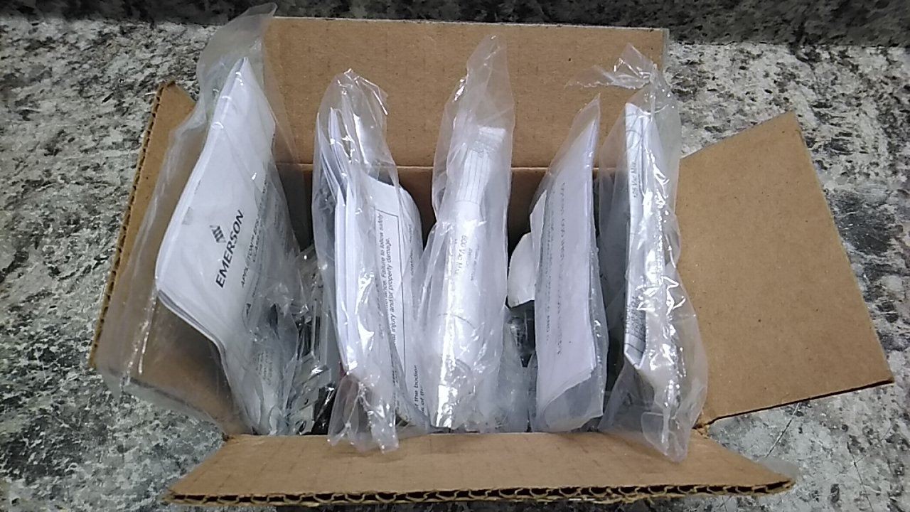 Appleton Electric EFSFR1Q 5 Pk 120/277VAC 20 Amps 1-Pole Switch