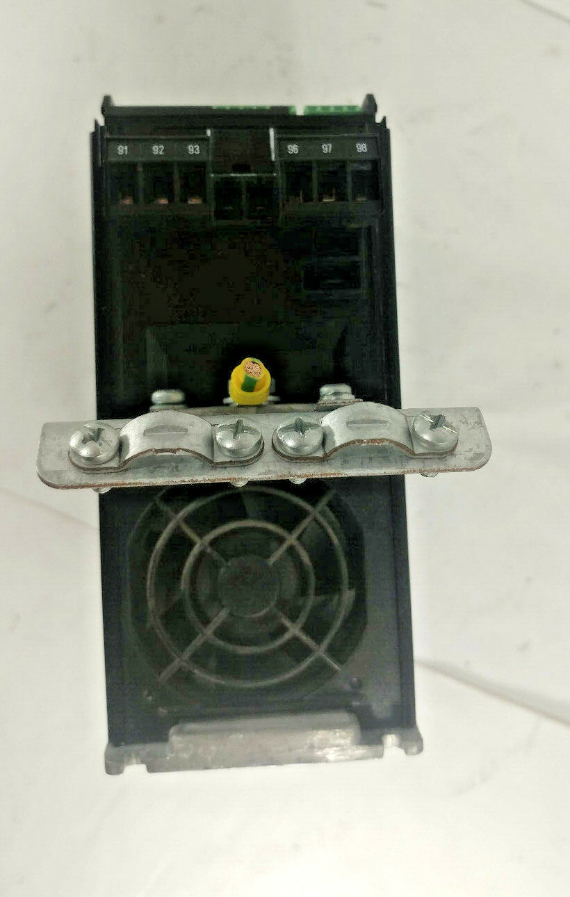 1 USED DANFOSS 195N1027 AC INVERTER DRIVE ***MAKE OFFER***