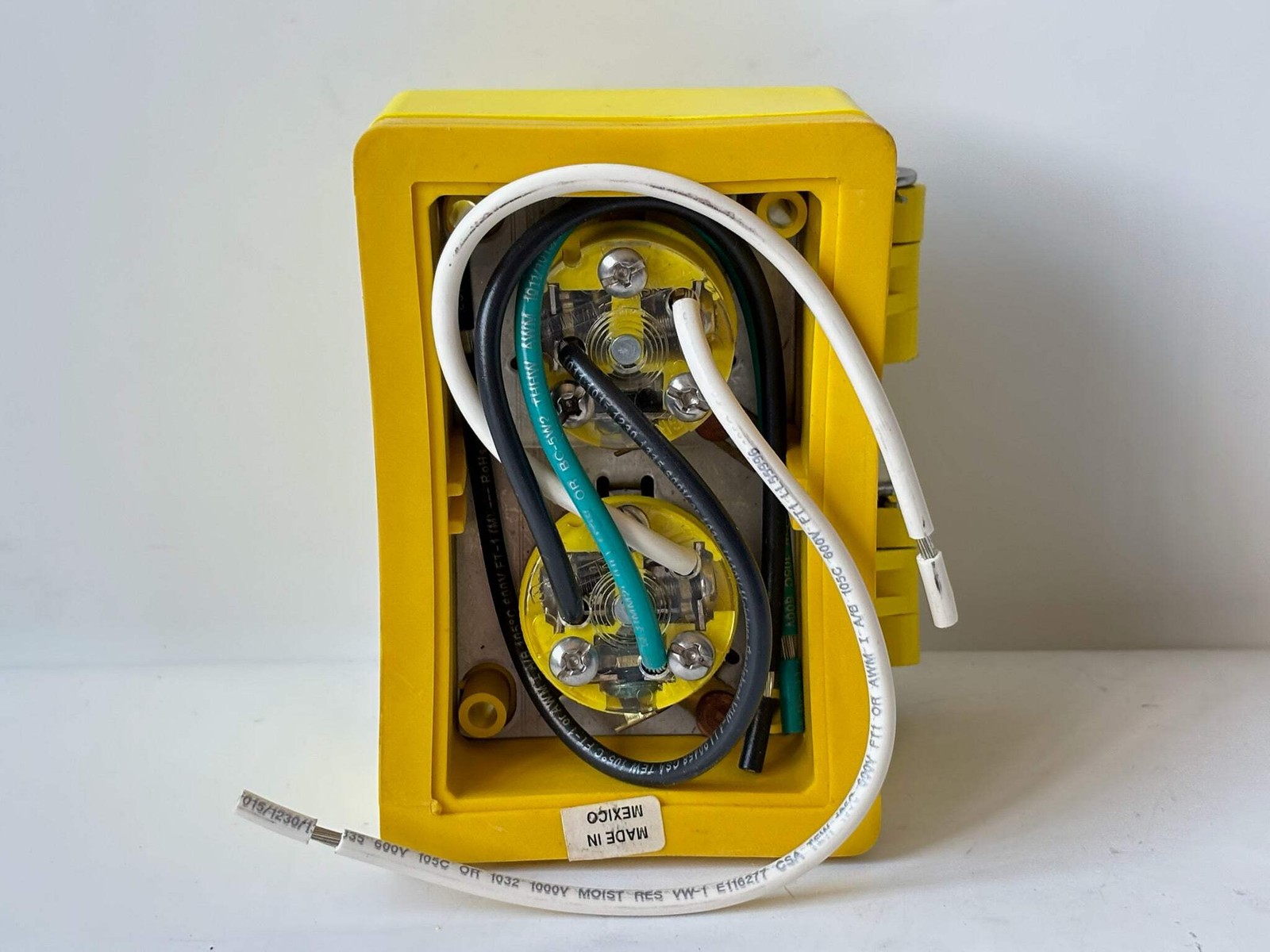 Eaton 60W33DPLX Arrow Hart 20A 125V Watertight Duplex Receptacle, Yellow