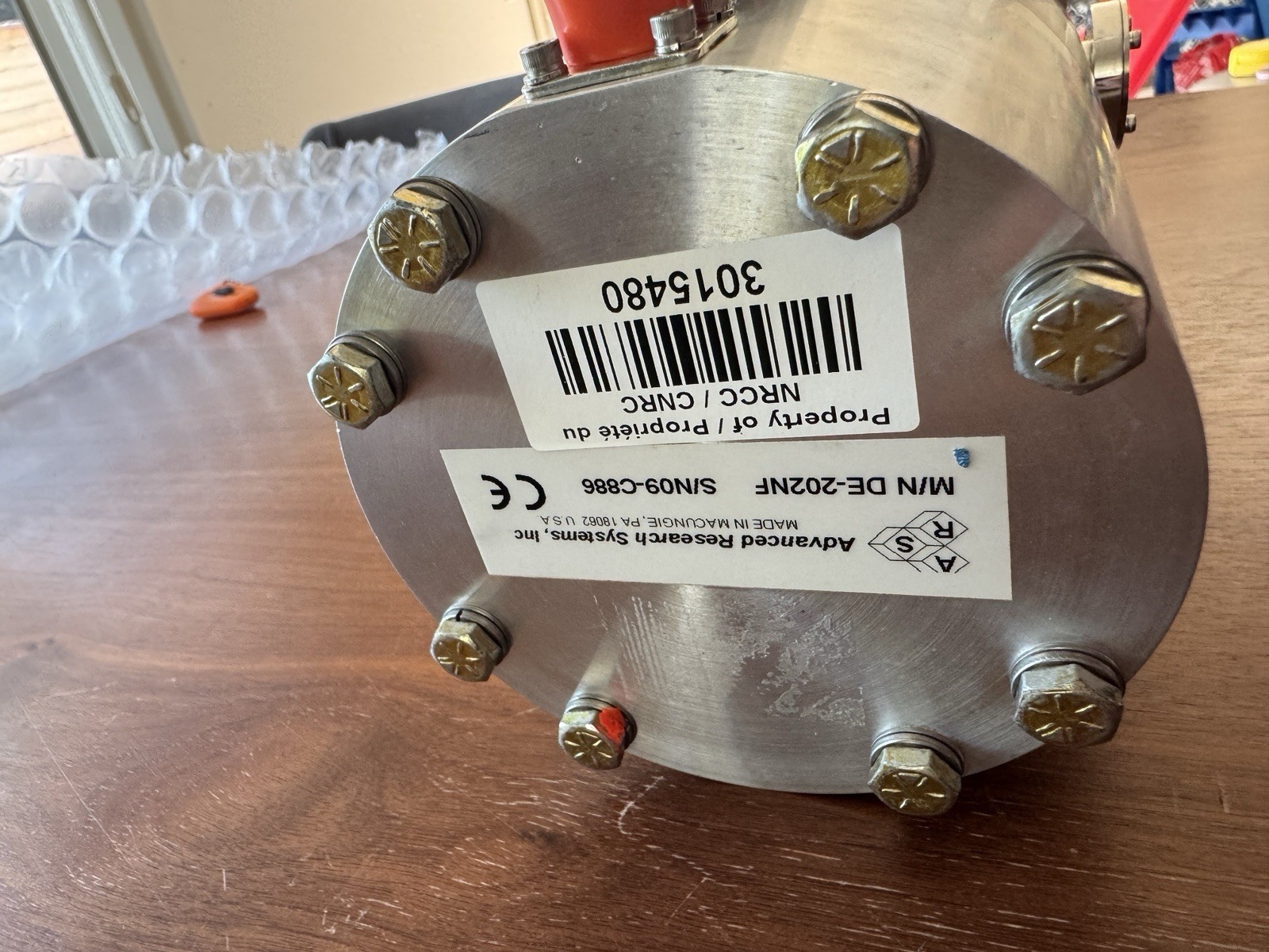 Advanced Research Systems DE-202NF Flat Flange Cold Head Cryocooler