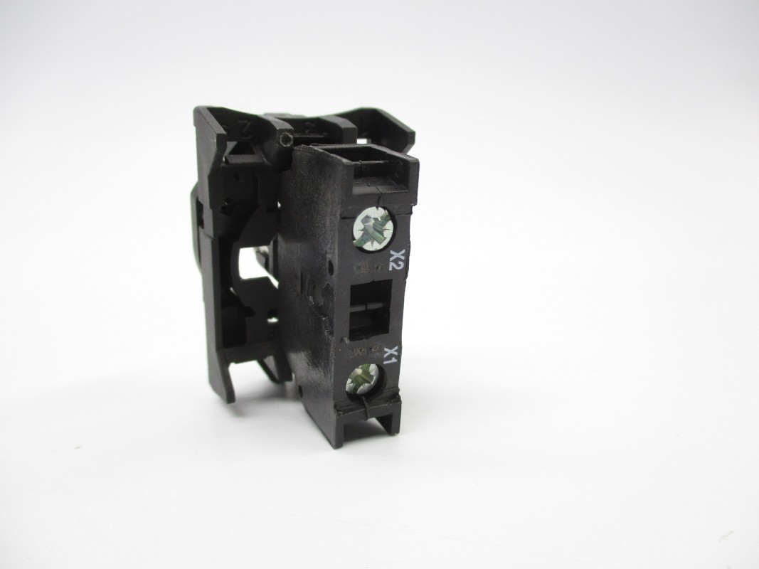 ALLEN BRADLEY 800E-3D0 SER. A 250V (AS PICTURED1) NSNP