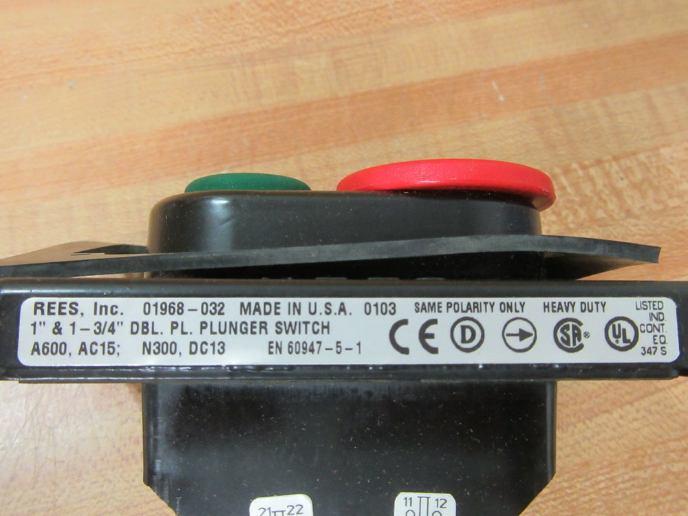 Rees 01968-032 Plunger Switch 01968032