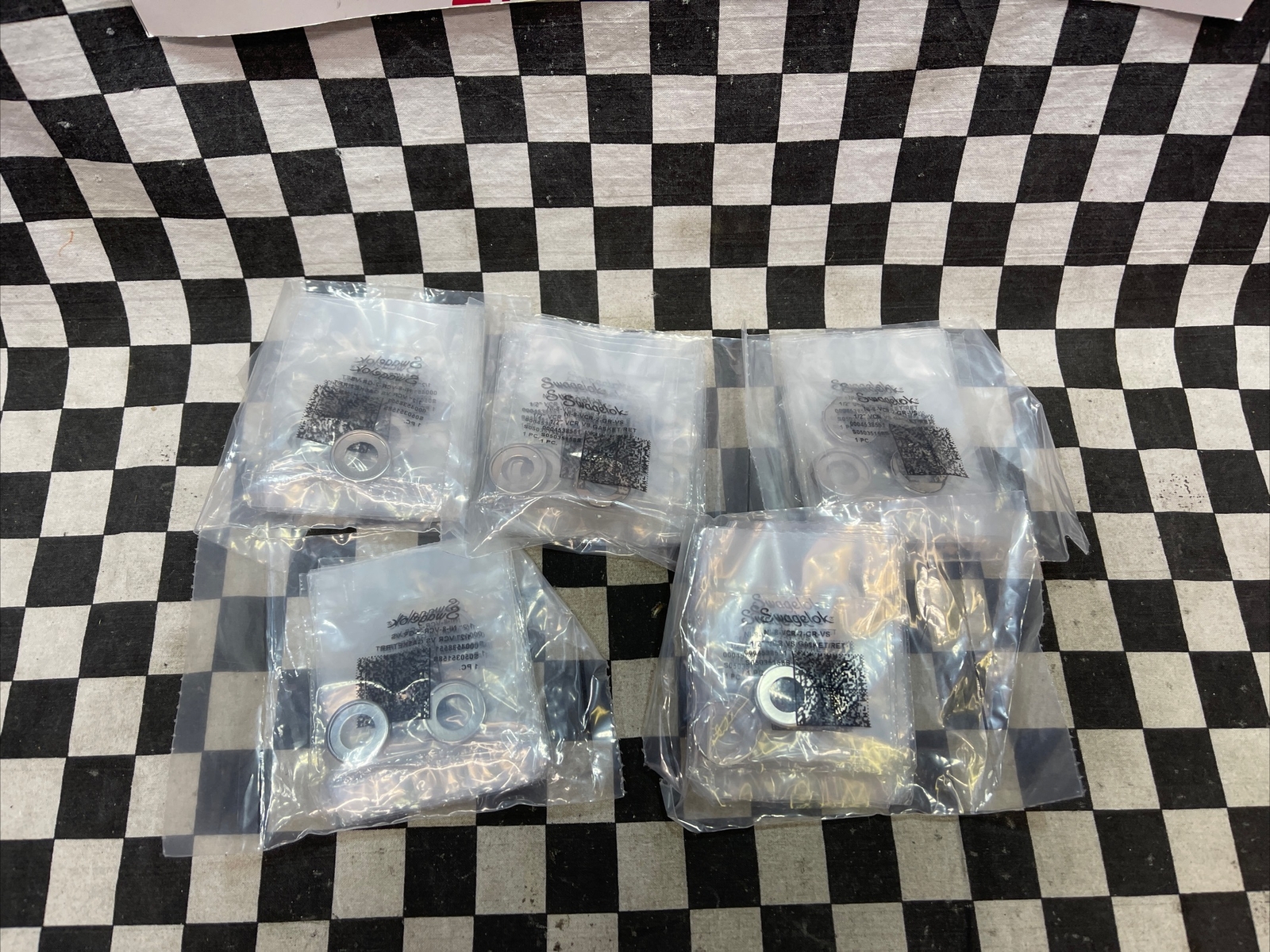 SWAGELOK VCR Face Seal 1/2″, NI-8-VCR-2-GR-VS, NI8VCR2GRVS, LOT OF 140 #116W8