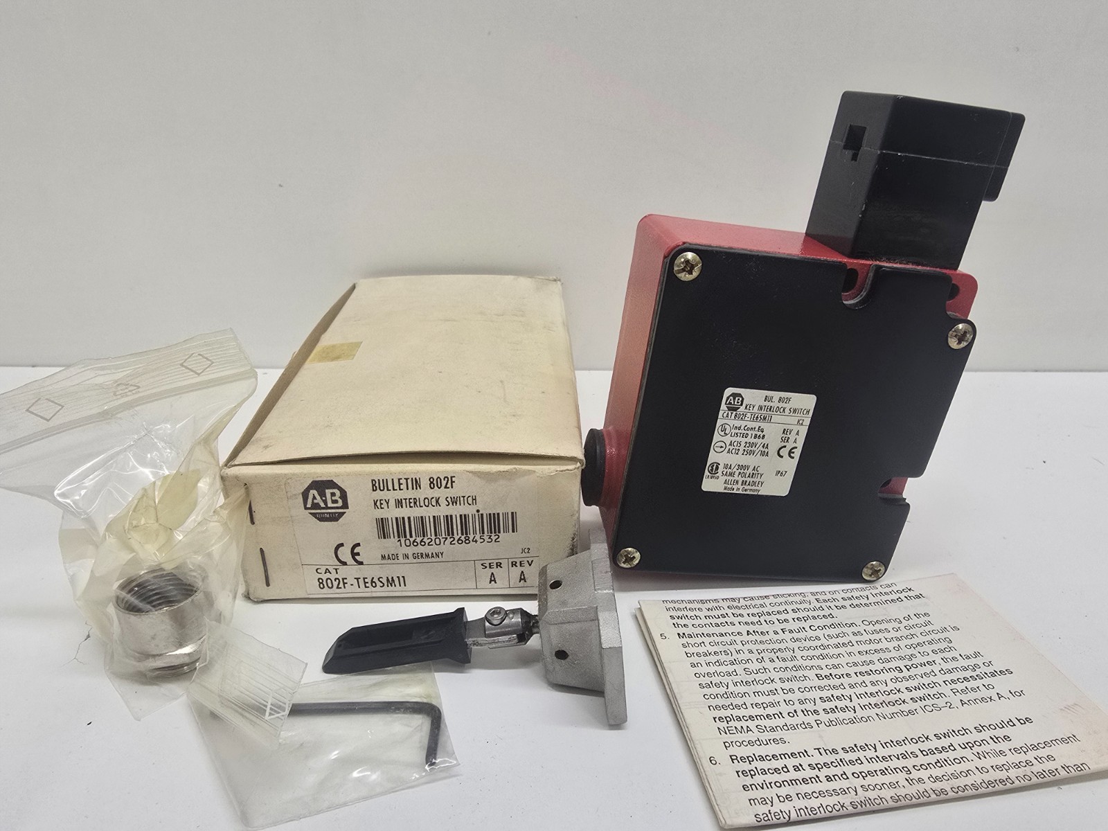 NEW IN BOX! ALLEN-BRADLEY KEY INTERLOCK SWITCH 802F-TE6SM11