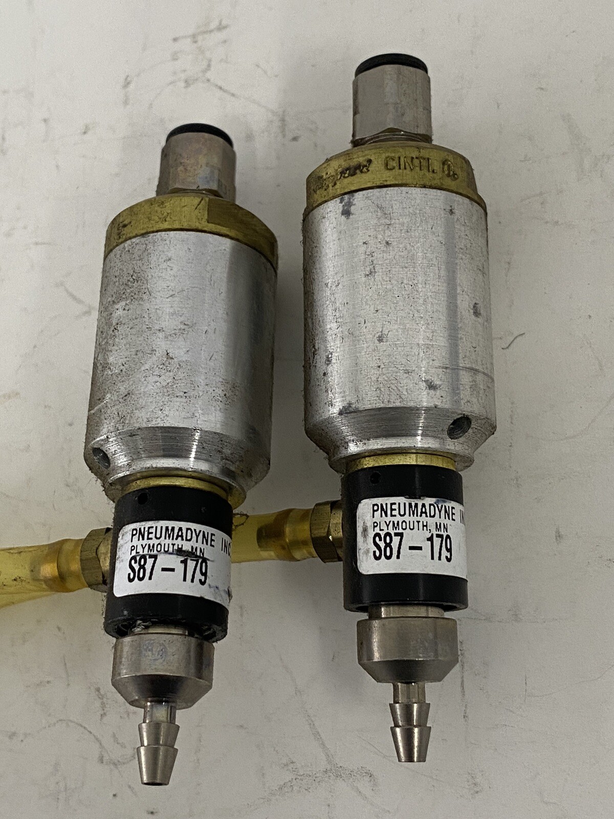 Lot Of 2 PNEUMADYNE 1/4″ TUBE 125 PSI 3 WAY VALVE S87-179