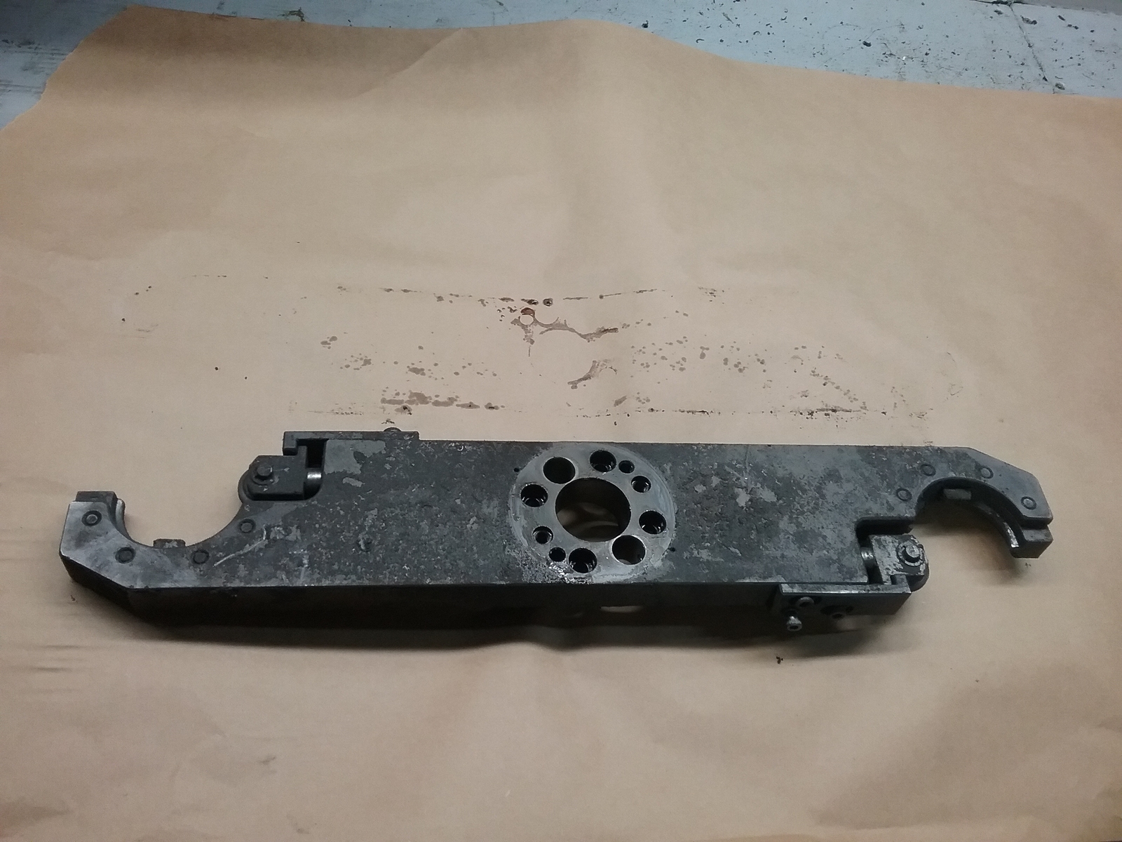 OKUMA MC-4VAE VMC TOOL GRABBER_0210.9534