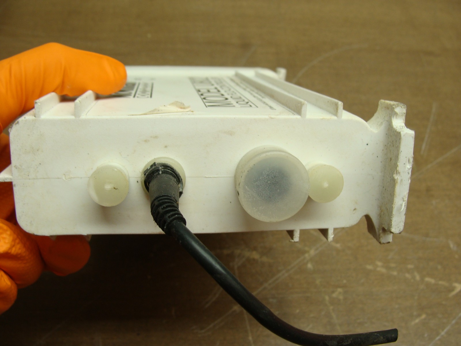 MCMILLAN LIQUID FLOW CONTROLLER U802-9-C-N6-P20-CV12 10 LPM 25 PSID