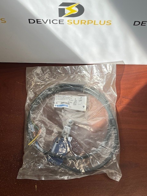Telemecanique XCMD2117L1 Travel Limit Switch Sensor New