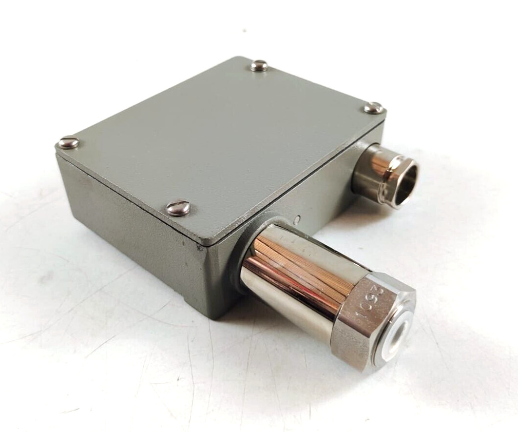 Trafag 8202 Pressure Transmitter Range: 0…2.5 bar, Max. Range: 6 bar, 10…36 Vdc