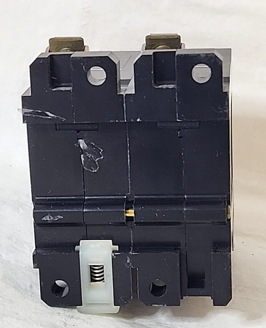 IDEC Izumi NRC211L 7A 2-Pole Circuit Breaker Max V 250V NRC 211L *New*