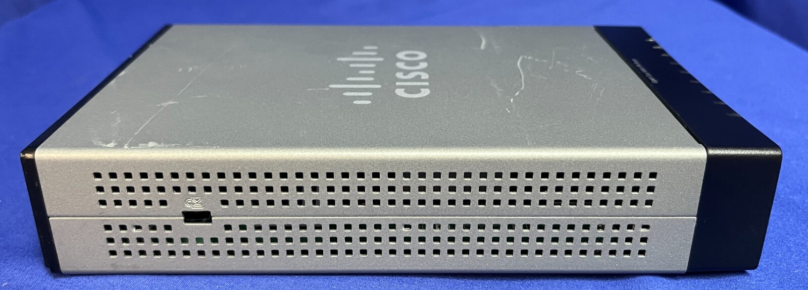 Cisco RVO42G, Gigabit Dual Wan VPN Router w/Power Supply – PreOwned