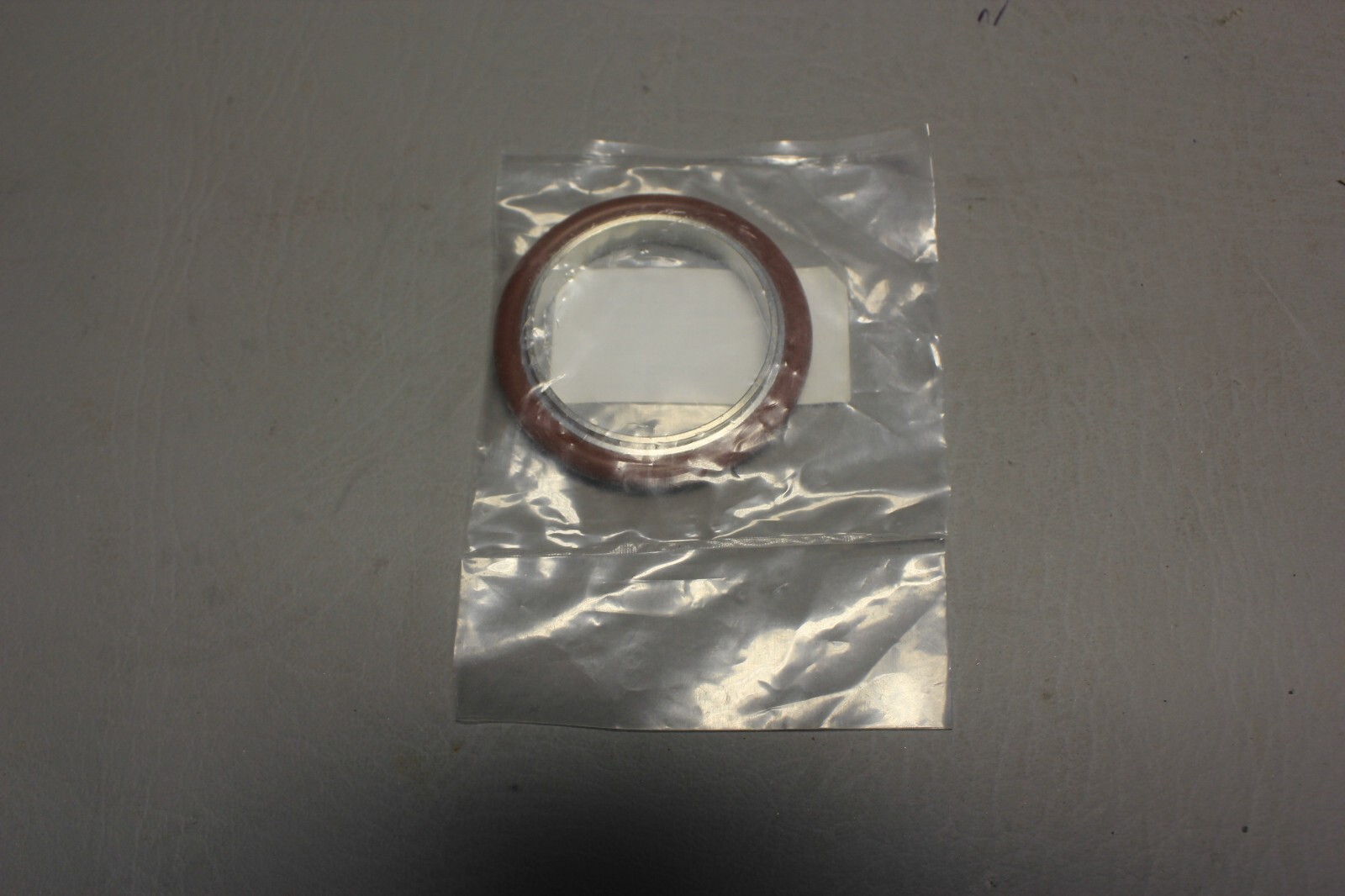 New Kurt J. Lesker QF40-150-SRV KF40 Centering Ring SS FKM BROWN