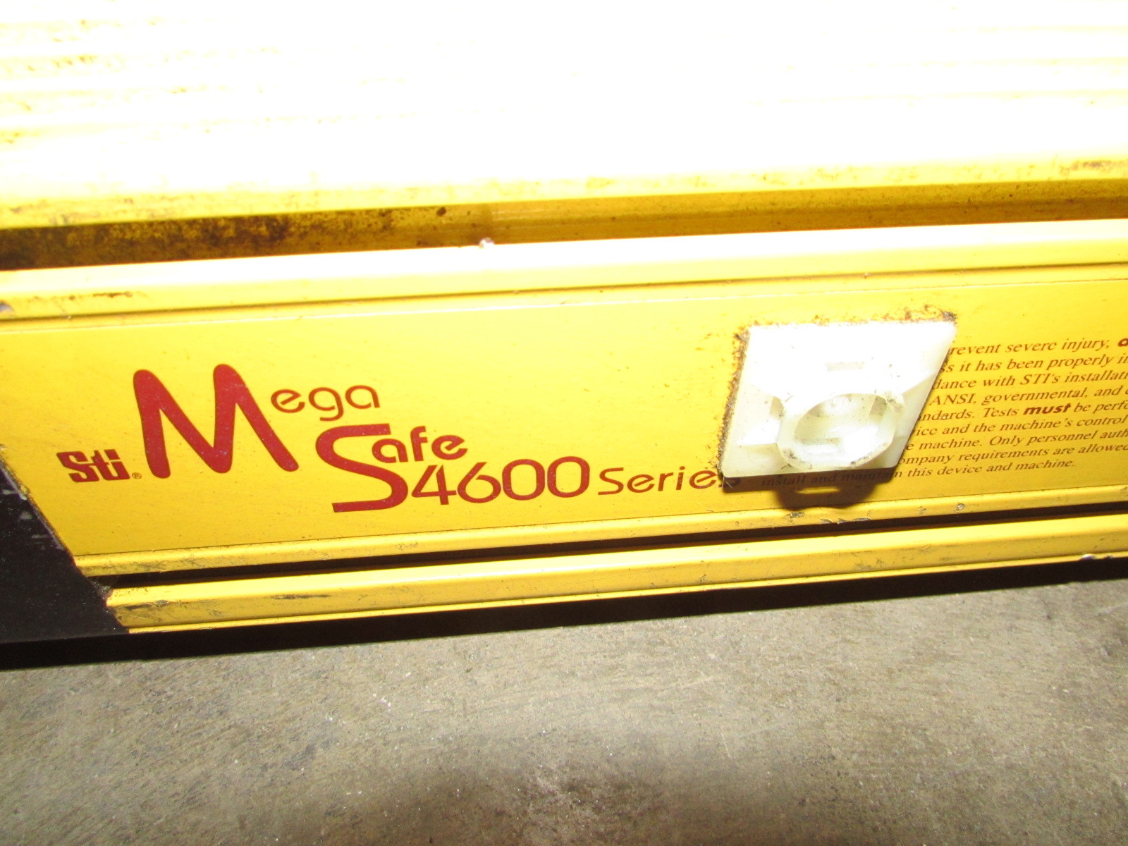 STI 4600 SERIES MG46-30-1215-X-A1 TRANSMITTER 85-137VAC 50/60HZ 0.2A **GOOD**