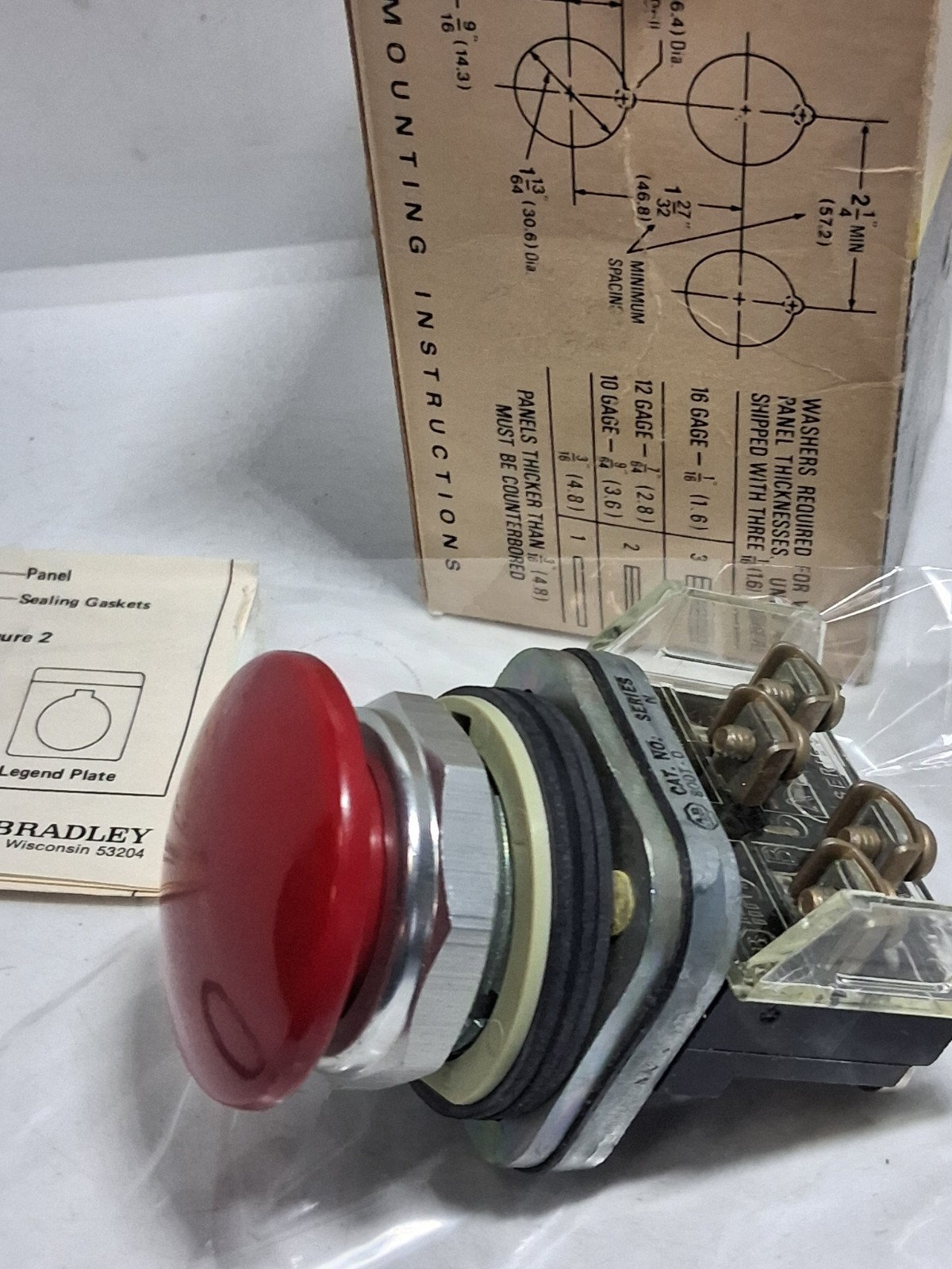 ALLEN BRADLEY 800T-D6A PUSHBUTTON RED MUSHROOM HEAD 1NO/1NC SERIES N NIB