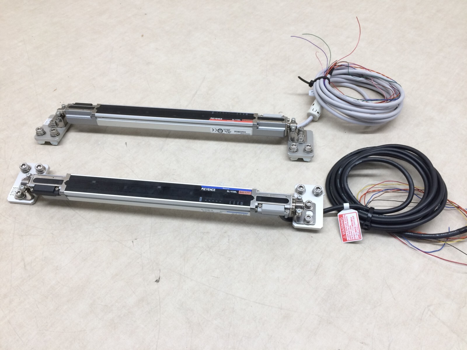 Keyence SL-V08L Safety Light Curtain Transmitter & Receiver SL-V08L-T SL-V08L-R