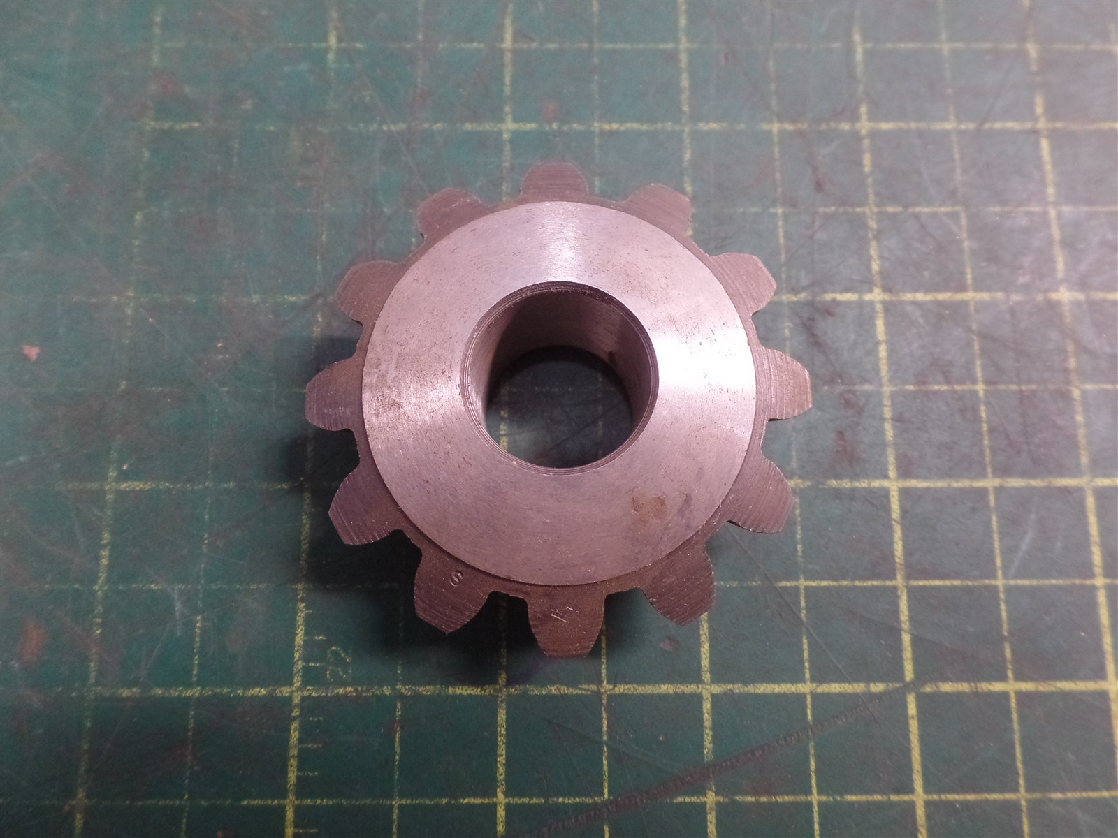 GENUINE WHITE LIFT TRUCK PARTS M35A9451 PINION GEAR ASSEMBLY 35A9451, NIB, N.O.S