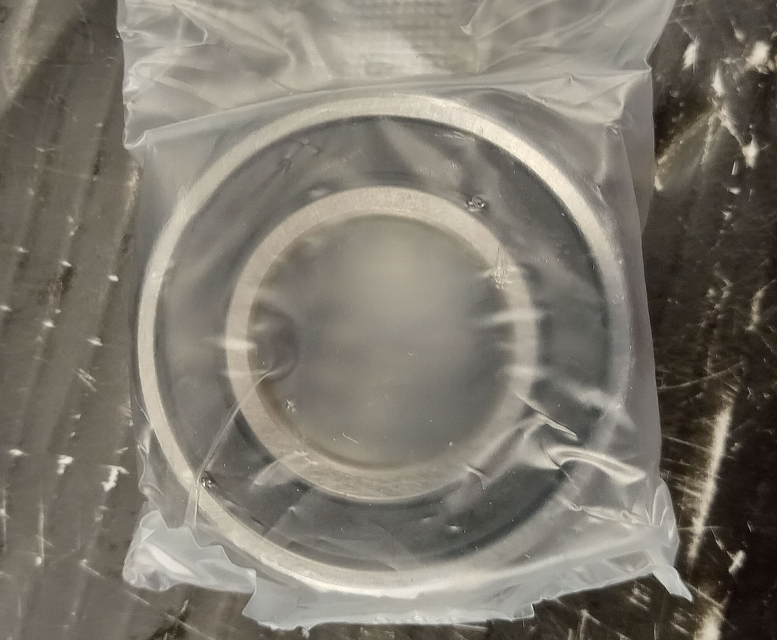 1 NEW NKE 6004-2RS2 SINGLE ROW BALL BEARING NIB ***MAKE OFFER***
