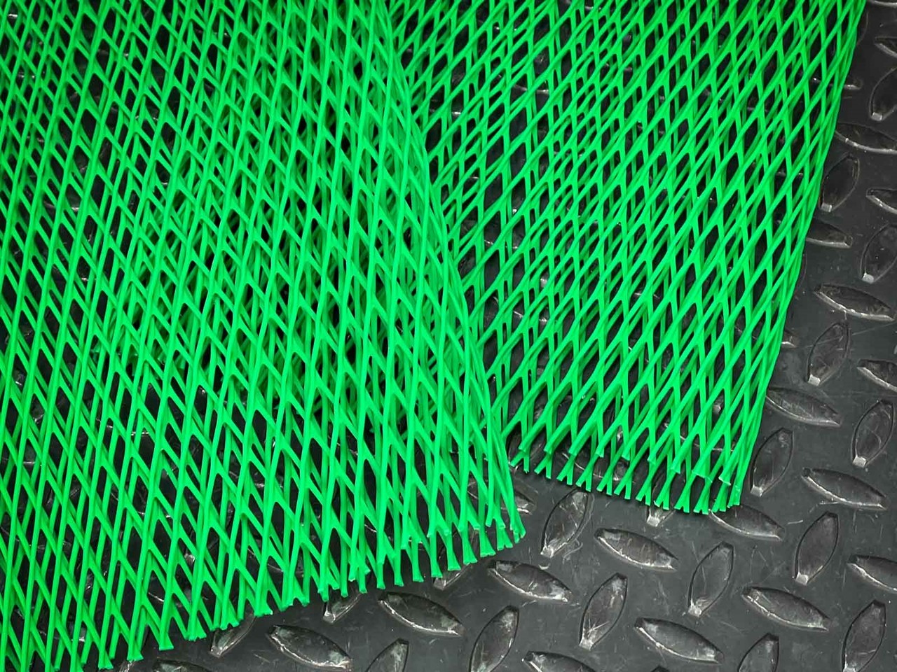 Poly-Net HDPE Protective Mesh Tubes 16″ x 18.5″ Green, 2-Pack