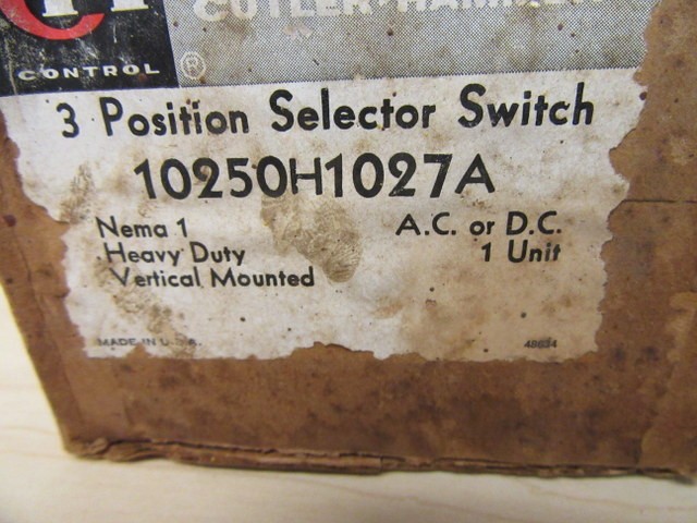 Cutler Hammer 10250H1027A Switch Station
