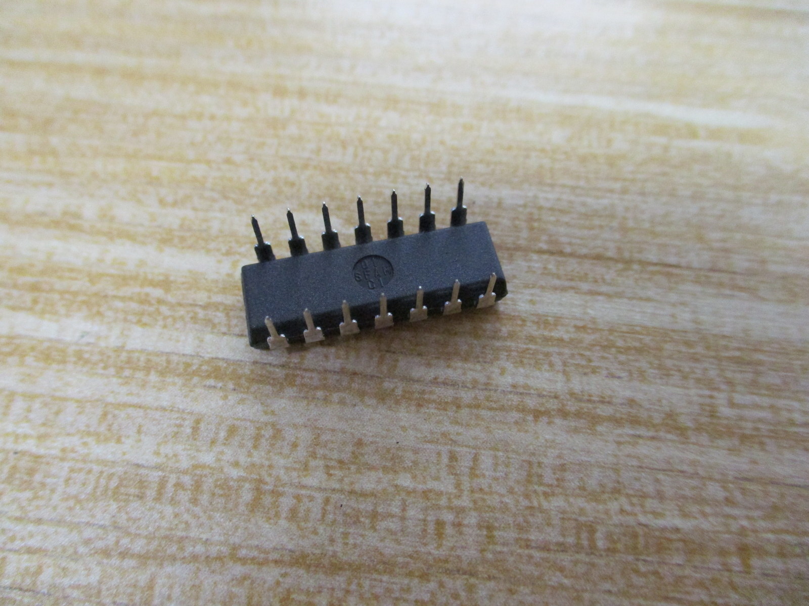Texas Instruments SN74107N Integrated Circuit (Pack of 13)