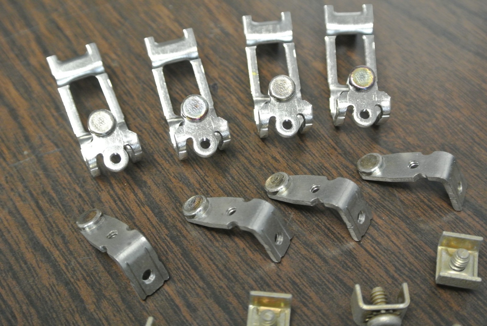 ALLEN-BRADLEY X-225906 4-POLE STATIONARY CONTACT KIT / TYPE BR / NEW SURPLUS