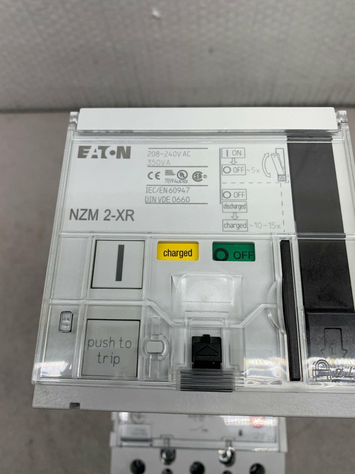 NEW EATON MOELLER 125AMP BREAKER WITH SYNCHRONIZED REMOTE OPERATOR NZM 2-XR