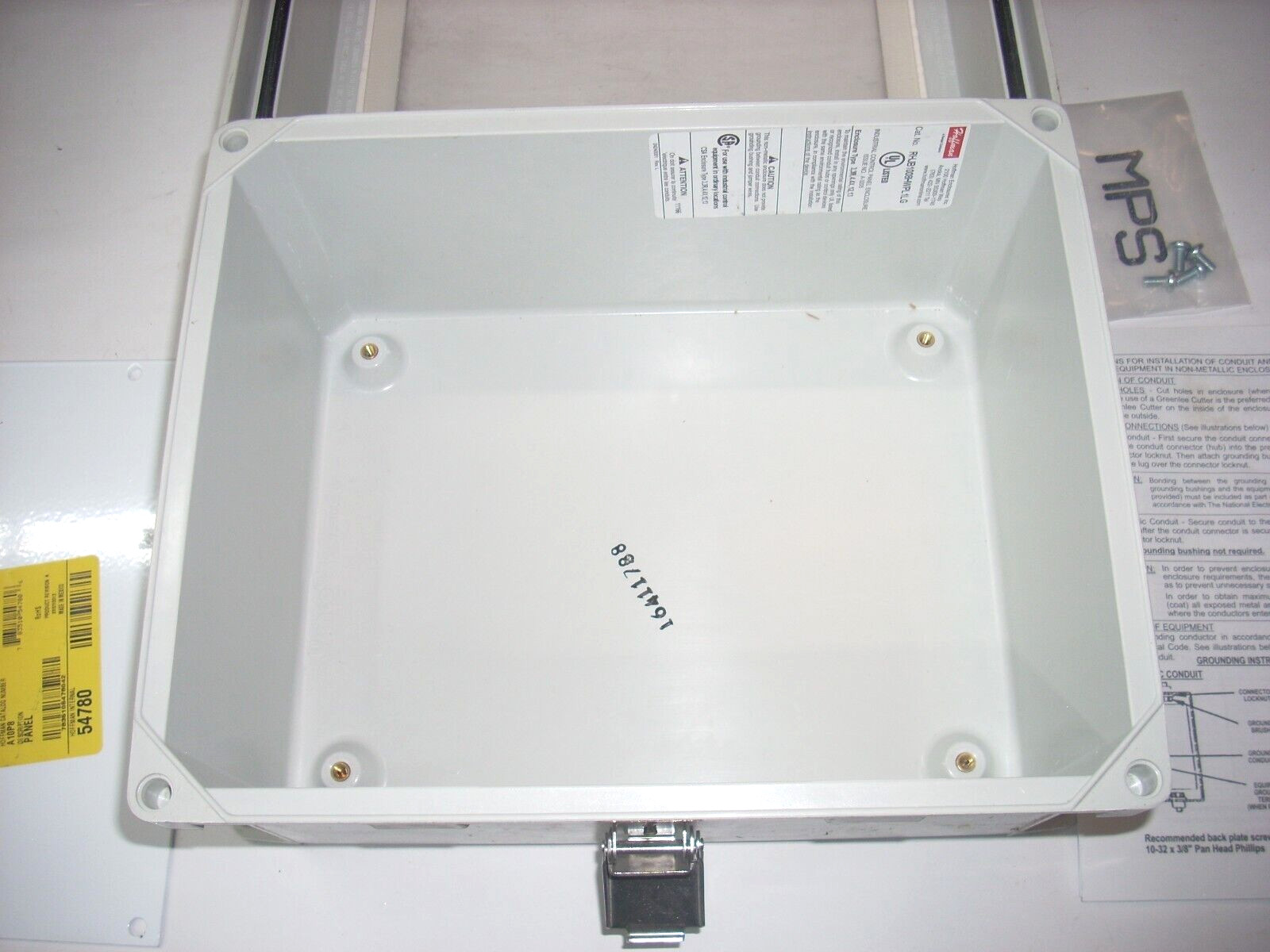 Hoffmann RHJB1008HWPL1LG Industrial Control Panel 11 1/2 x 9 1/4 x 7 w Latch