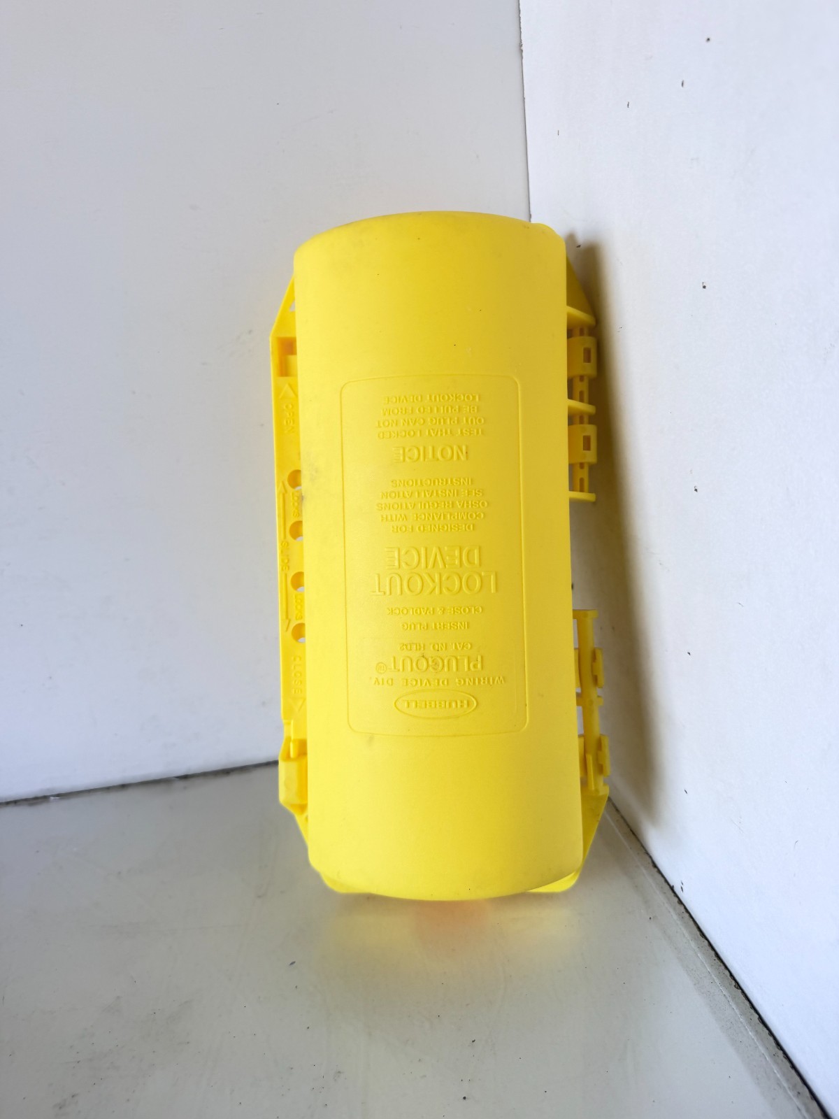 Hubbell HLD2 Plugout Lockout Device High Visibility Yellow (43)