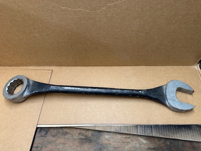 Urrea 2-9/16″ 12pt combination jumbo wrench