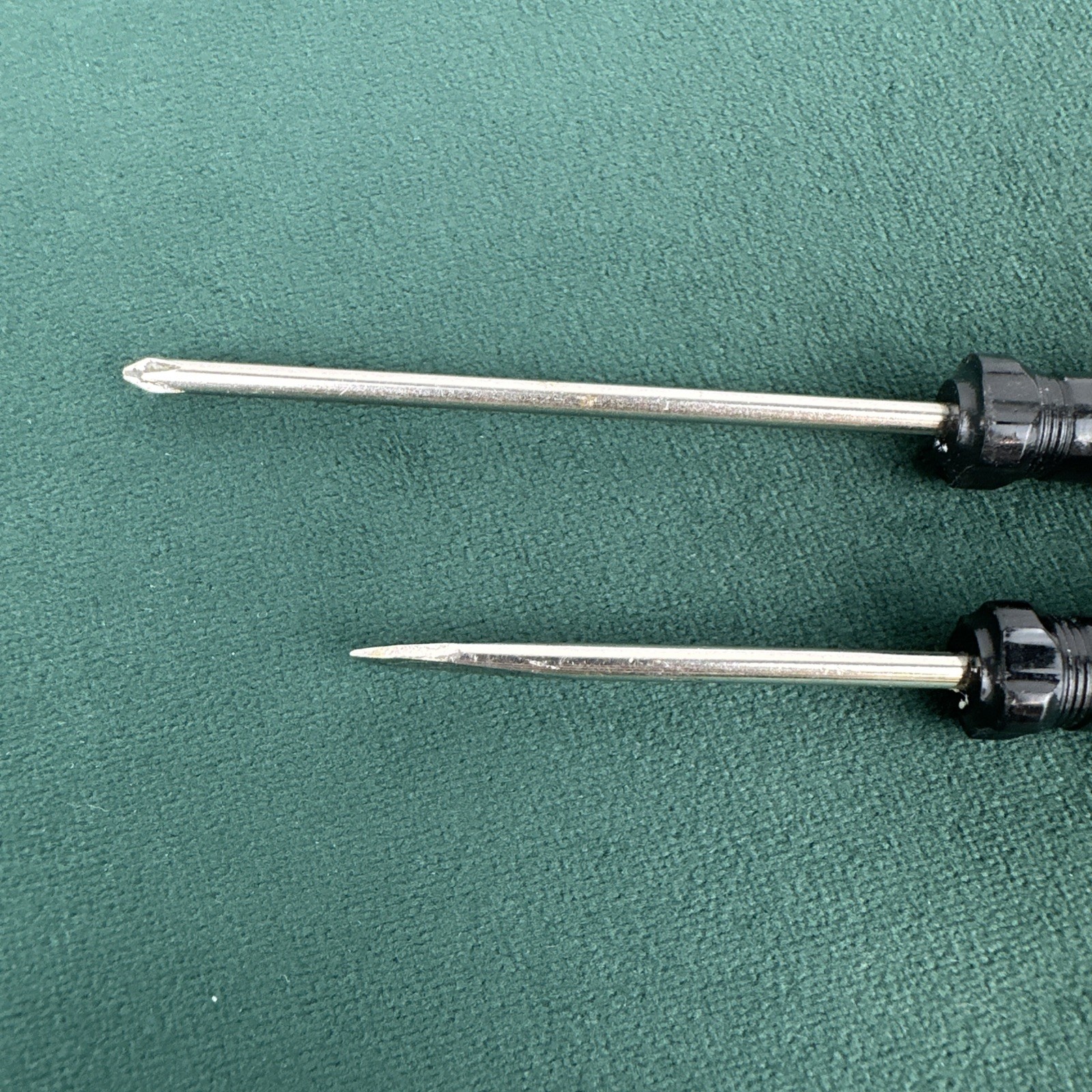 Small Stanley Black Phillips And Flathead Screwdriver Set Of 2