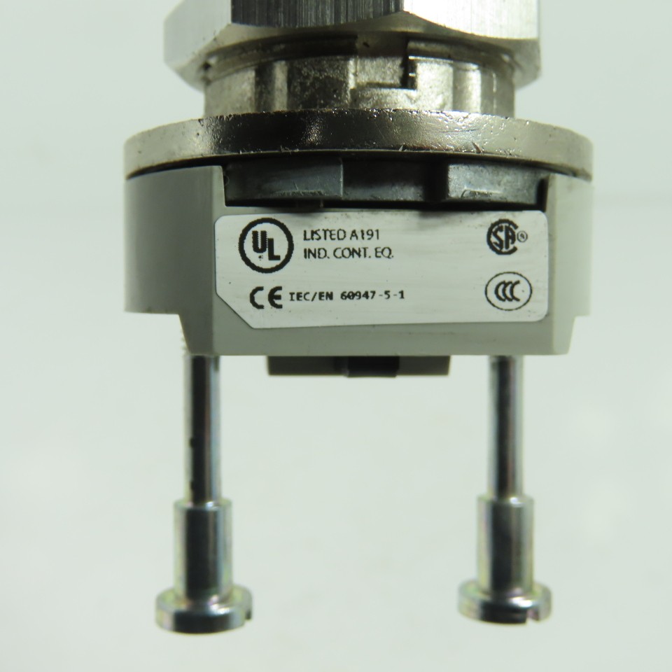 Allen Bradley 800T-H42A 2-Position Selector Switch Ser T Type 4,13