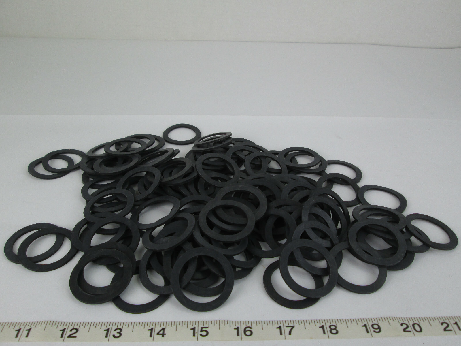 Lot of 130 Rubber Gasket Washer Ring Seals App. 1-9/16″ OD x 1-3/16″ ID